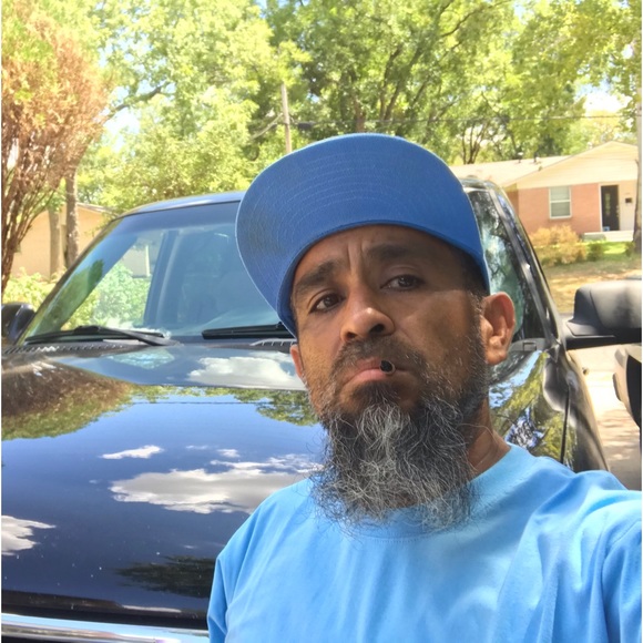 Meet your Posher, Benitez - Picture 1 of 1